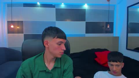 Snapshot of juan_nd_steven chatting on 5, 2, 2025 JuanSteven online show from 5, 2, 2025