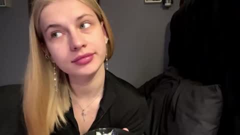 Snapshot of juanastrefeler chatting on 2, 4, 2026 Lola online show from 2, 4, 2026