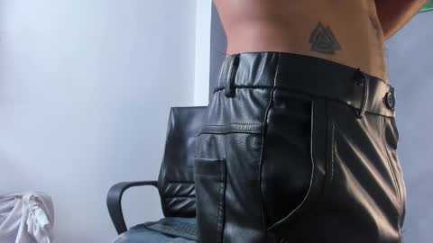 Snapshot of juanbladde chatting on 1, 2, 2026 Juan Esteban online show from 1, 2, 2026