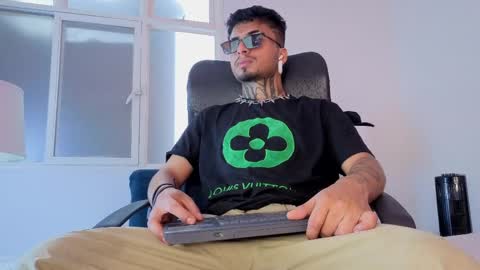 juancamilo66_ online show from 2, 4, 2026