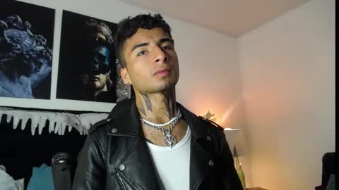 Snapshot of juancamilo_66 chatting on 4, 1, 2025 Juan online show from 4, 1, 2025