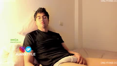 Snapshot of juancamroom chatting on 18, 12, 2024 . online show from 18, 12, 2024