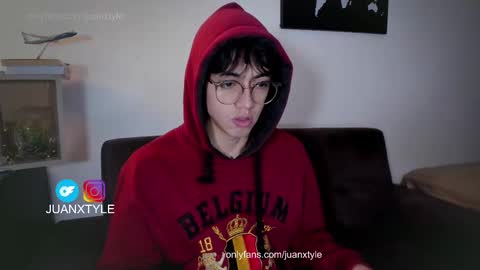 Snapshot of juancamroom chatting on 10, 9, 2025 . online show from 10, 9, 2025