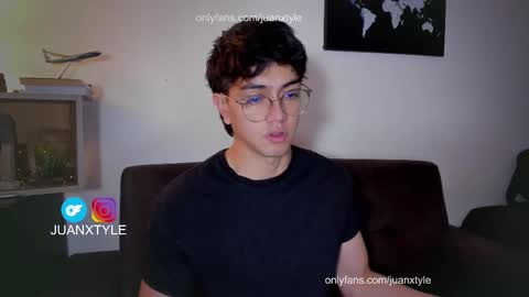 Snapshot of juancamroom chatting on 13, 9, 2025 . online show from 13, 9, 2025