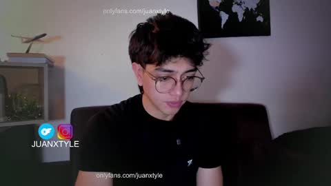 Snapshot of juancamroom chatting on 16, 9, 2025 . online show from 16, 9, 2025