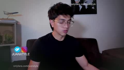 Snapshot of juancamroom chatting on 28, 9, 2025 . online show from 28, 9, 2025