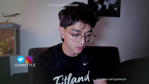 Snapshot of juancamroom chatting on 5, 10, 2025 . online show from 5, 10, 2025