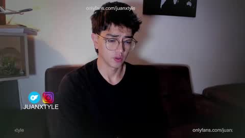 Snapshot of juancamroom chatting on 6, 10, 2025 . online show from 6, 10, 2025