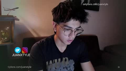 Snapshot of juancamroom chatting on 10, 10, 2025 . online show from 10, 10, 2025