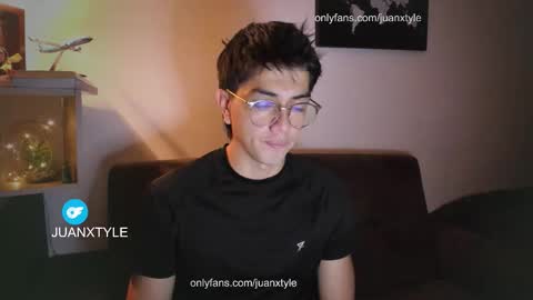 Snapshot of juancamroom chatting on 14, 10, 2025 . online show from 14, 10, 2025