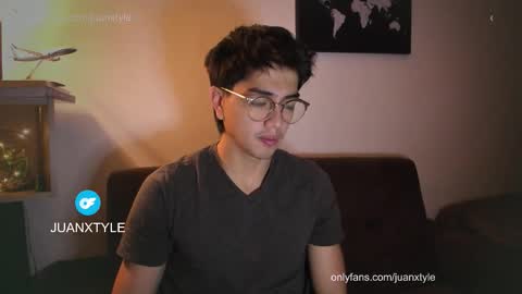 Snapshot of juancamroom chatting on 16, 10, 2025 . online show from 16, 10, 2025