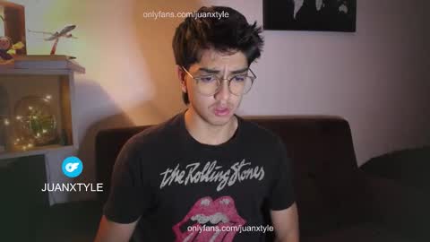 Snapshot of juancamroom chatting on 20, 10, 2025 . online show from 20, 10, 2025