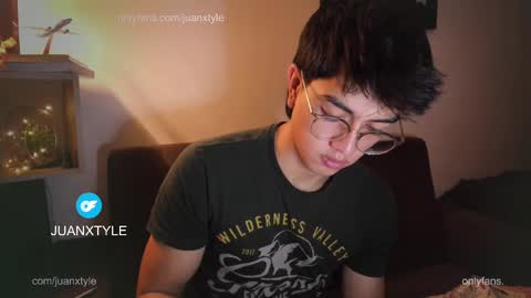 Snapshot of juancamroom chatting on 20, 10, 2025 . online show from 20, 10, 2025