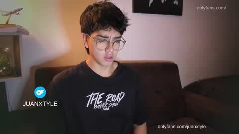 Snapshot of juancamroom chatting on 25, 10, 2025 . online show from 25, 10, 2025