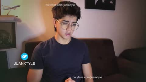 Snapshot of juancamroom chatting on 29, 10, 2025 . online show from 29, 10, 2025