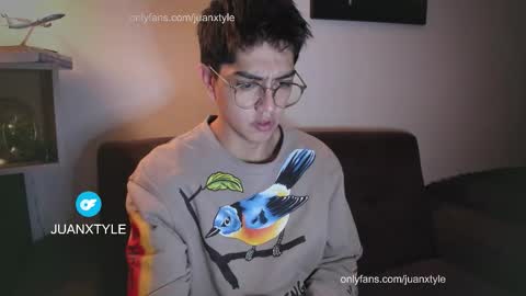 Snapshot of juancamroom chatting on 10, 11, 2025 . online show from 10, 11, 2025