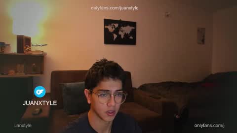 Snapshot of juancamroom chatting on 11, 11, 2025 . online show from 11, 11, 2025