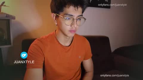 Snapshot of juancamroom chatting on 13, 11, 2025 . online show from 13, 11, 2025