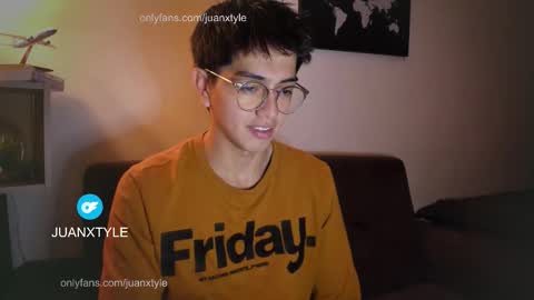 Snapshot of juancamroom chatting on 14, 11, 2025 . online show from 14, 11, 2025