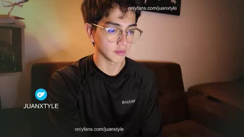 Snapshot of juancamroom chatting on 21, 11, 2025 . online show from 21, 11, 2025