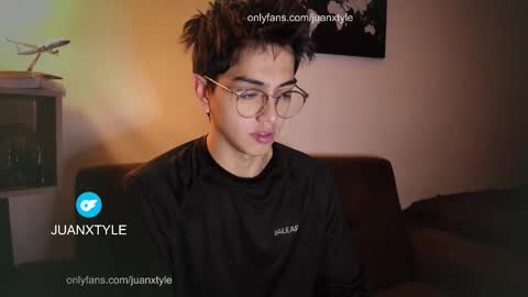 Snapshot of juancamroom chatting on 21, 11, 2025 . online show from 21, 11, 2025