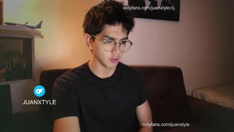 Snapshot of juancamroom chatting on 27, 11, 2025 . online show from 27, 11, 2025