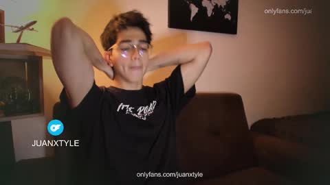 Snapshot of juancamroom chatting on 30, 11, 2025 . online show from 30, 11, 2025