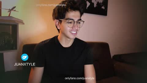 Snapshot of juancamroom chatting on 1, 12, 2025 . online show from 1, 12, 2025