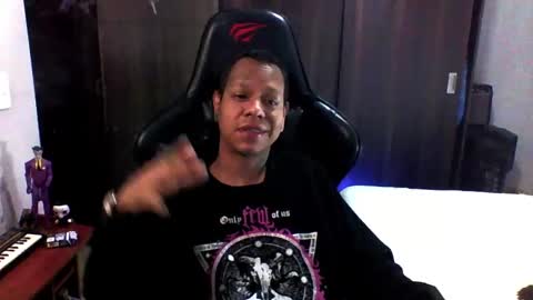 Snapshot of juanpt69 chatting on 4, 1, 2025 juanpt69 online show from 4, 1, 2025