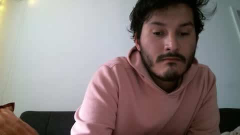 Snapshot of juanrocas21 chatting on 19, 12, 2025 alex terrie online show from 19, 12, 2025