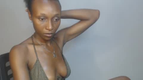 Snapshot of juicy_pinkpussy564197 chatting on 27, 4, 2026 olivia online show from 27, 4, 2026