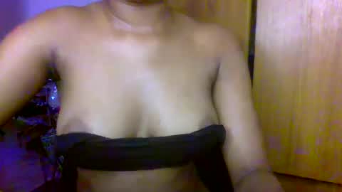 Snapshot of juicy_pussy1122 chatting on 12, 3, 2026 Emily online show from 12, 3, 2026