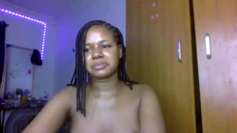 Snapshot of juicy_pussy1122 chatting on 22, 3, 2026 Emily online show from 22, 3, 2026