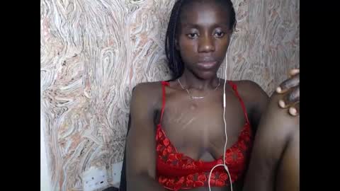Snapshot of juicyberryx chatting on 1, 2, 2025 queen online show from 1, 2, 2025