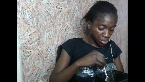 Snapshot of juicyberryx chatting on 6, 2, 2025 queen online show from 6, 2, 2025