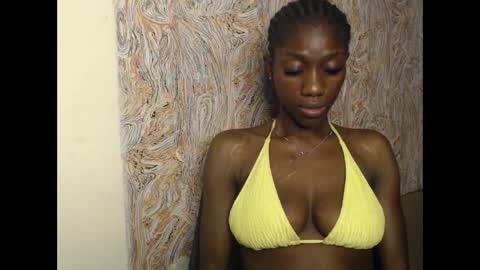 Snapshot of juicyberryx chatting on 17, 2, 2025 queen online show from 17, 2, 2025