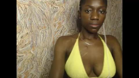 Snapshot of juicyberryx chatting on 19, 2, 2025 queen online show from 19, 2, 2025