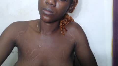 Snapshot of juicyberryx chatting on 9, 6, 2026 queen online show from 9, 6, 2026