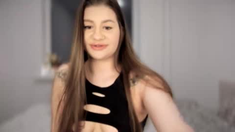 Snapshot of juicyhelenx chatting on 14, 12, 2025 Elena online show from 14, 12, 2025