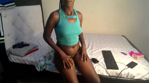 Snapshot of juicymunirah chatting on 2, 4, 2026 juicymunirah online show from 2, 4, 2026