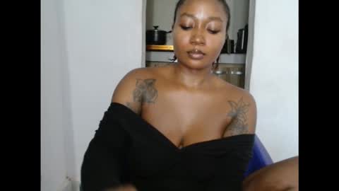 juicyxpink online show from 28, 11, 2025