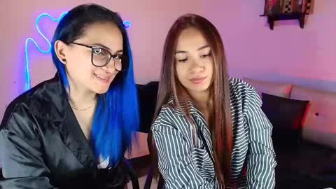 Snapshot of jules_n_gia chatting on 8, 3, 2025 Jules and Gia online show from 8, 3, 2025