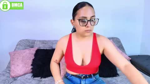 Snapshot of jules_n_gia chatting on 31, 5, 2026 Jules and Gia online show from 31, 5, 2026