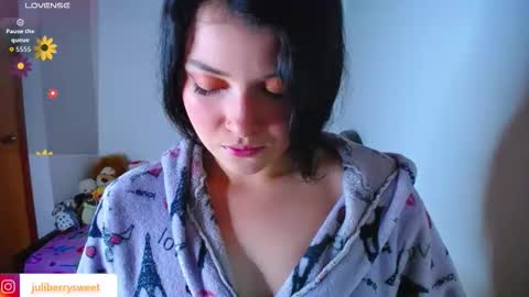 Snapshot of juli05star chatting on 17, 10, 2025 Juliana online show from 17, 10, 2025