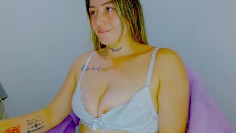 Snapshot of juli_69 chatting on 16, 12, 2025 Juliana Torres online show from 16, 12, 2025