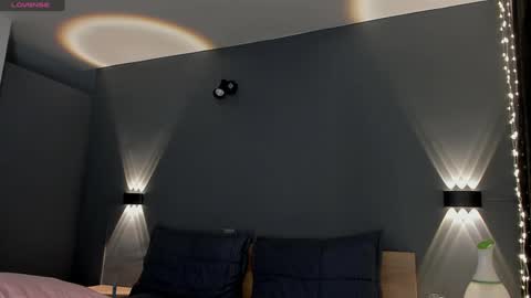 Juli Modelo Independiente online show from 8, 1, 2025