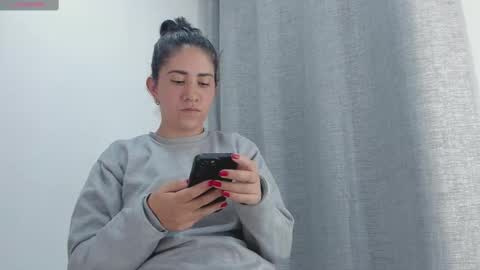 Juli Modelo Independiente online show from 22, 9, 2025