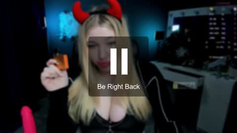 Snapshot of juli_kisss chatting on 15, 1, 2025 juli kisss online show from 15, 1, 2025