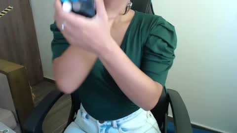 Snapshot of juli_love11 chatting on 31, 12, 2024 JULIETA online show from 31, 12, 2024