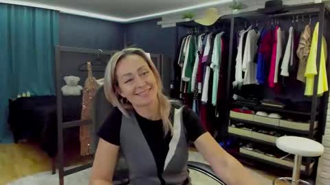 julia__cherry_ online show from 8, 2, 2026